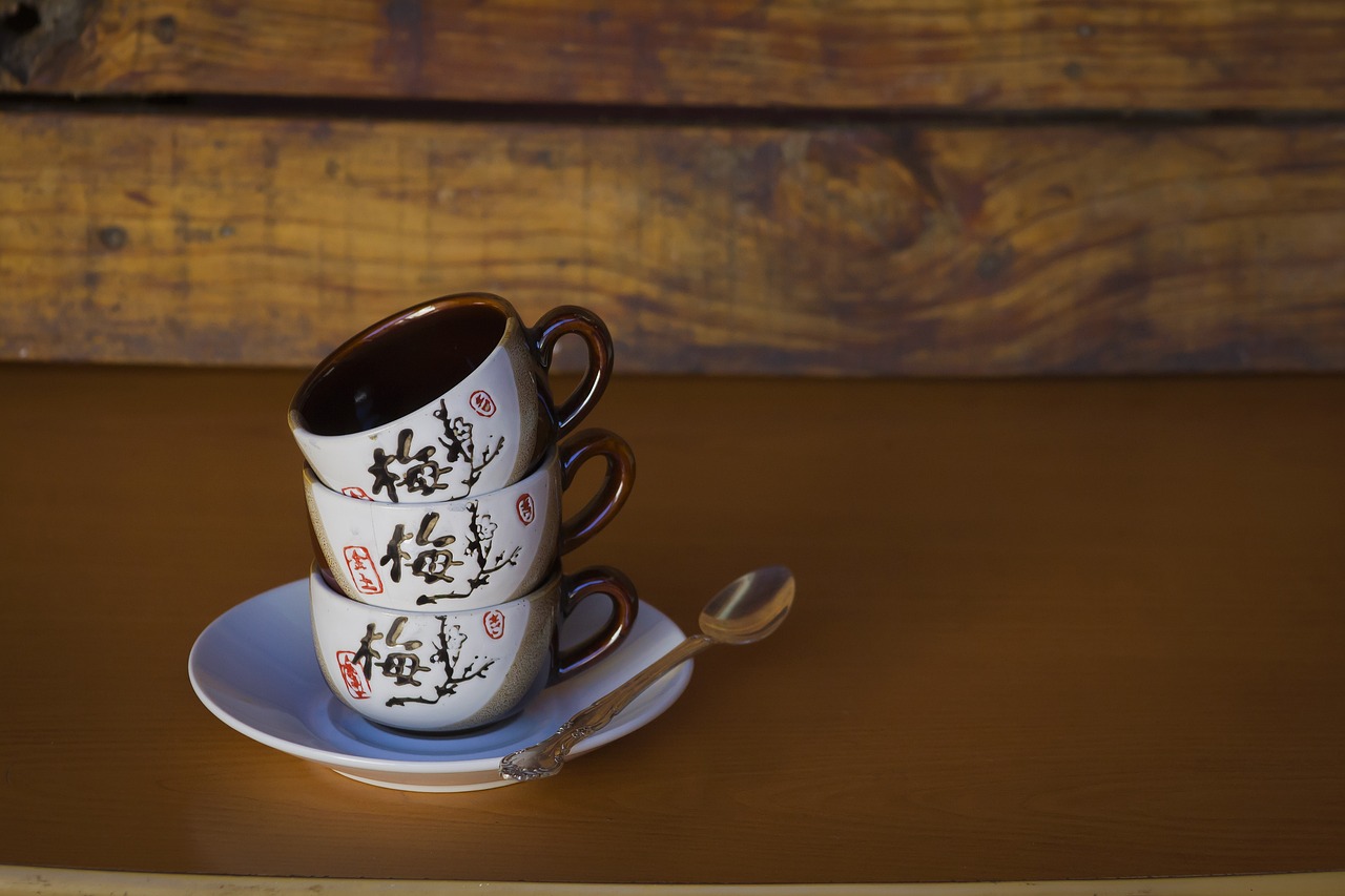 Making vintage-looking ceramics: A complete guide